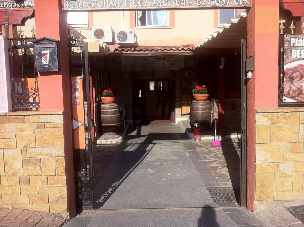 Hostal Madrid Paris บุยตราโก เดล โลโซยา ภายนอก รูปภาพ