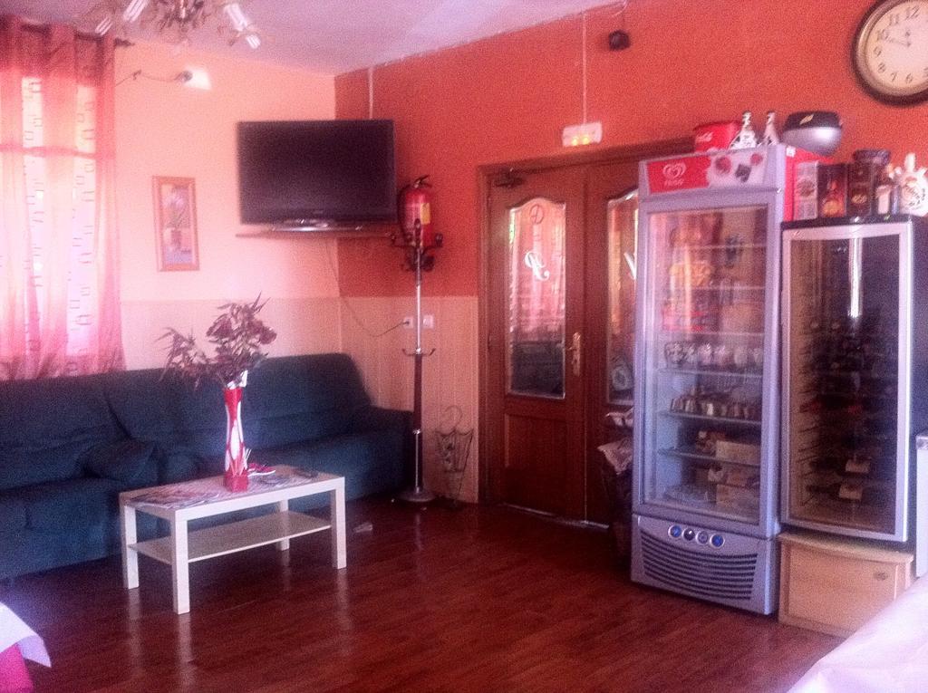 Hostal Madrid Paris บุยตราโก เดล โลโซยา ภายนอก รูปภาพ