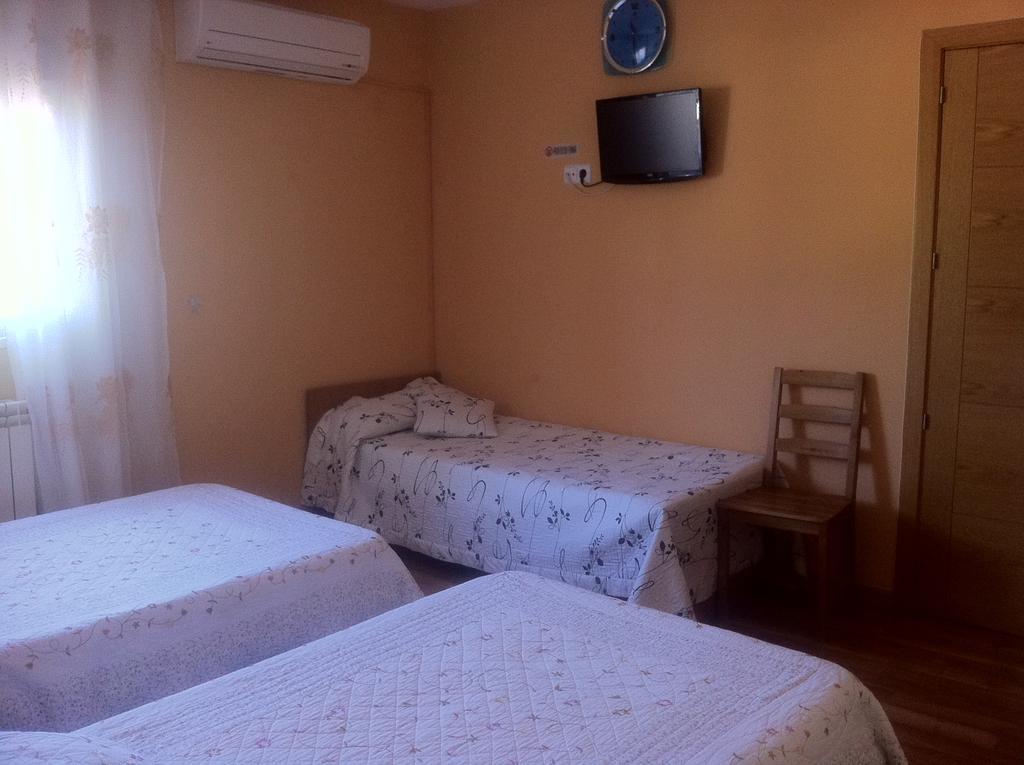 Hostal Madrid Paris บุยตราโก เดล โลโซยา ห้อง รูปภาพ